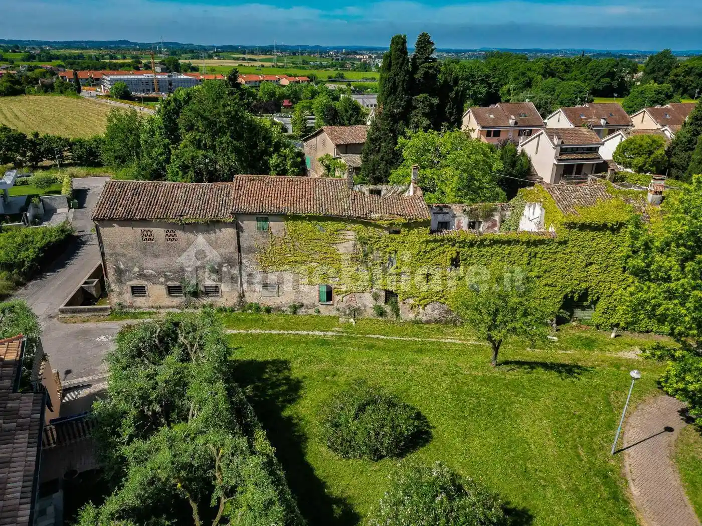 Rustico - Casale in vendita a Castelnuovo del Garda