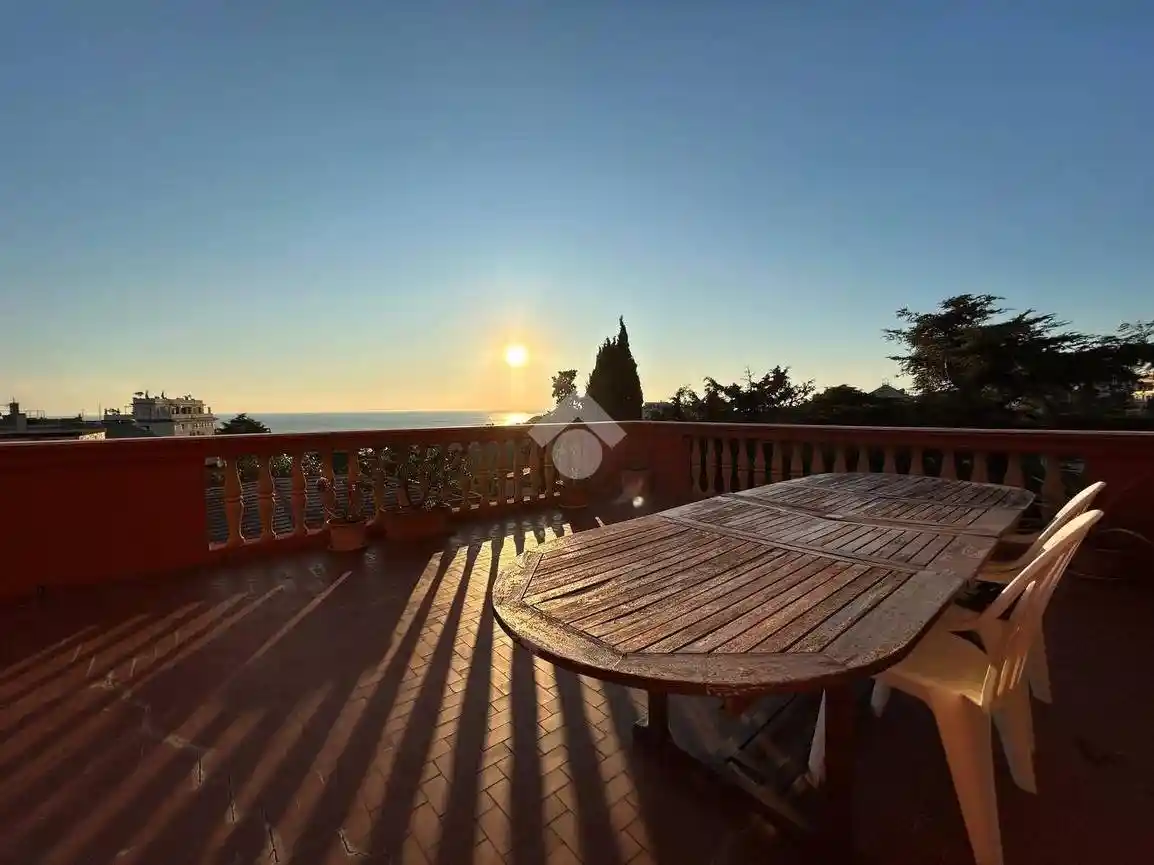 Appartamento in vendita a Genova