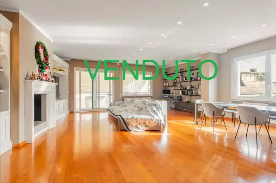 Appartamento in vendita a Roma