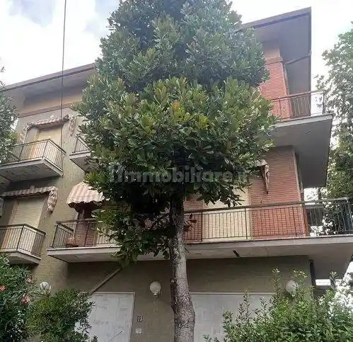 Palazzo - Edificio in vendita a Rimini