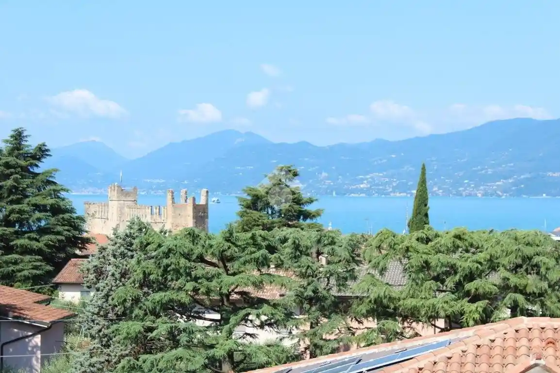 Attico - Mansarda in vendita a Torri del Benaco