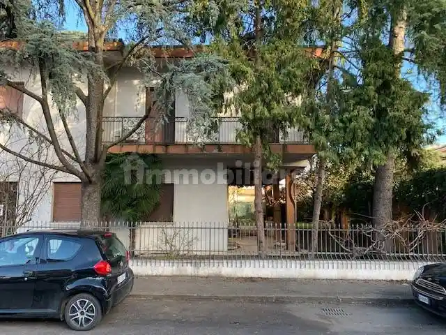 Palazzo - Edificio in Affitto - foto 4