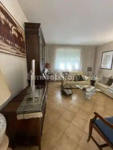 Casa indipendente in vendita a Luni