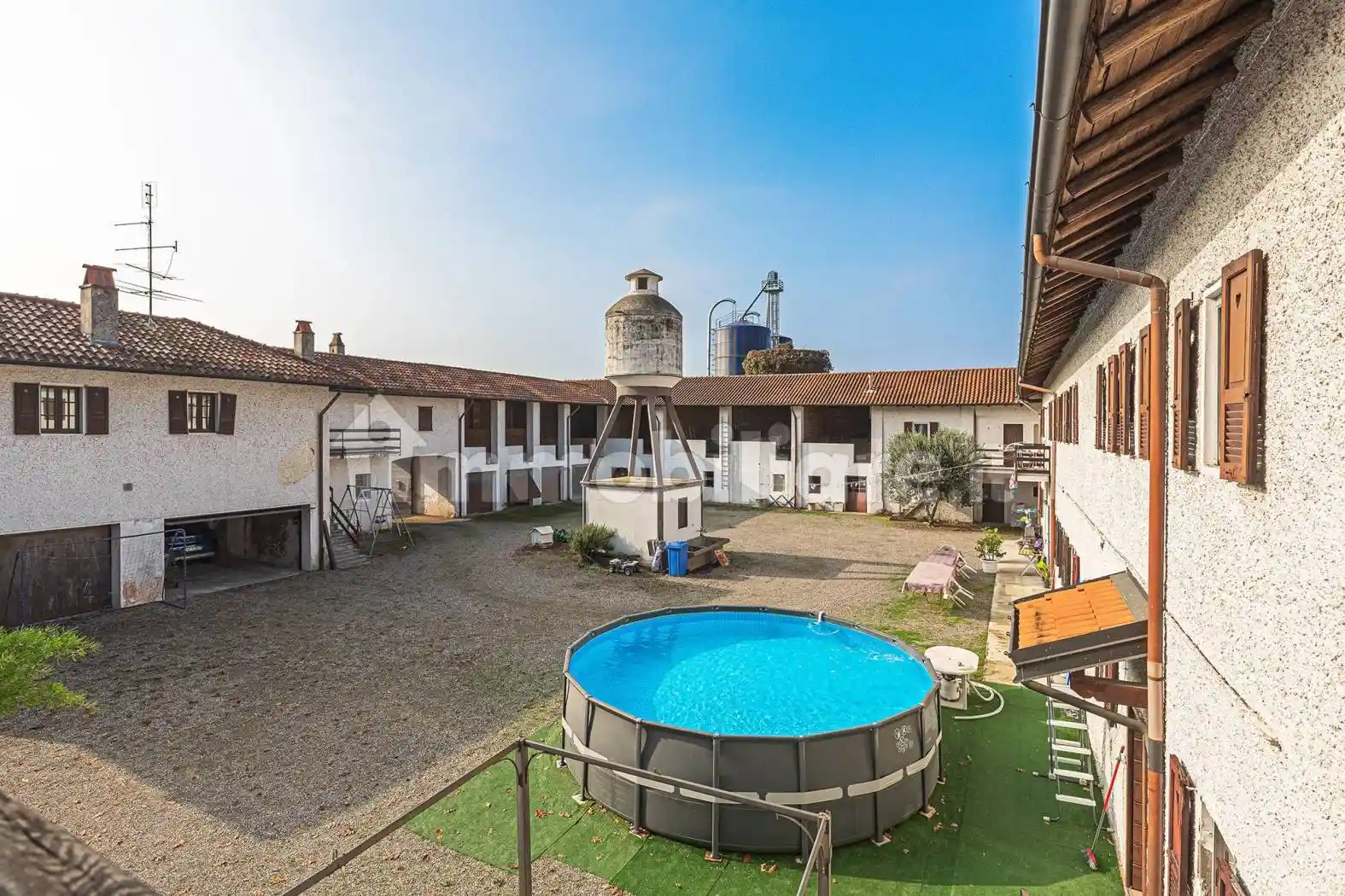 Palazzo - Edificio in vendita a Castano Primo