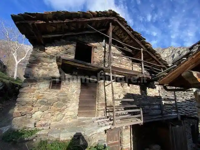 Rustico - Casale in vendita a Perloz