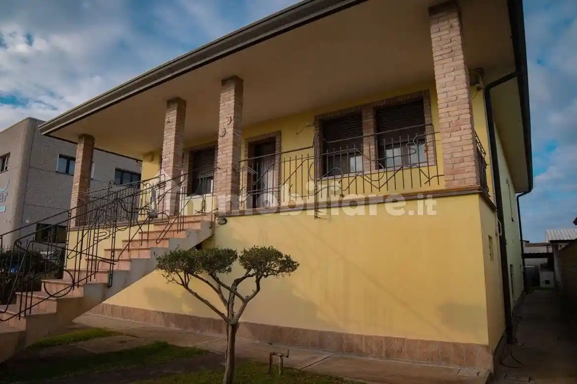 Villa in vendita a Comacchio