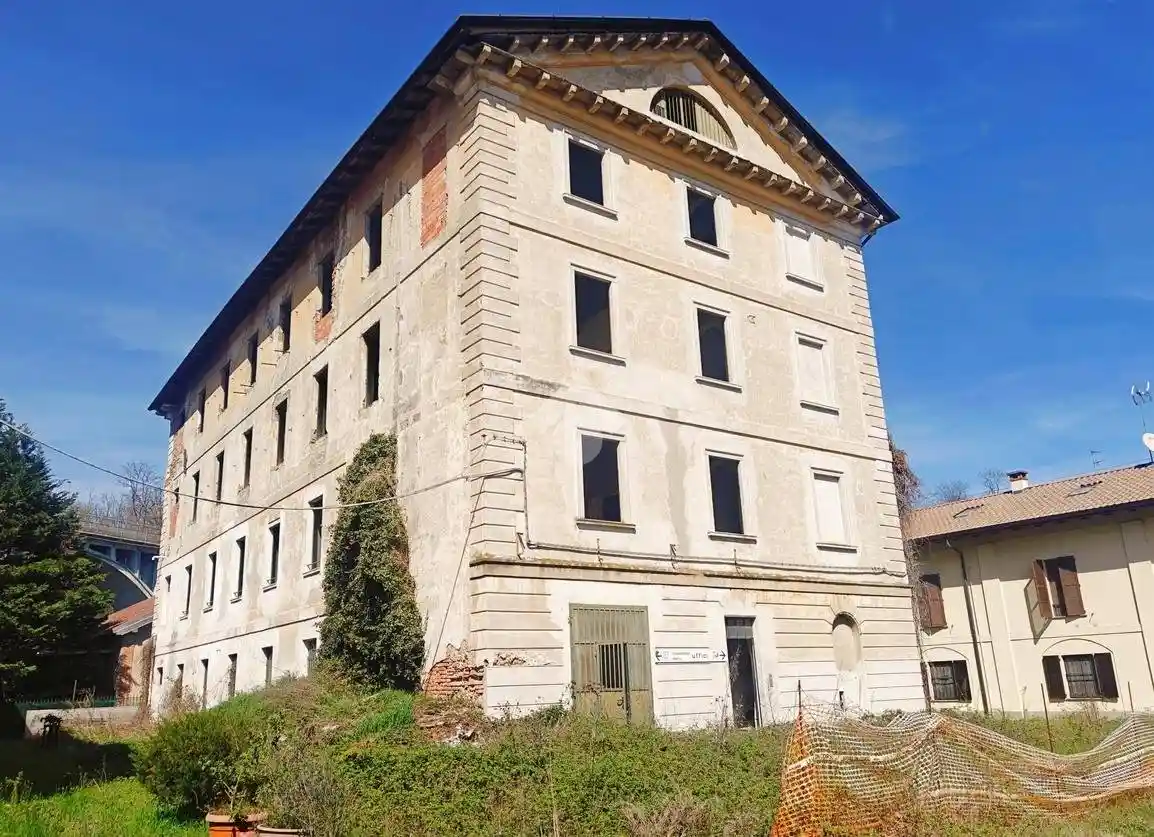 Casa indipendente in vendita a Carate Brianza