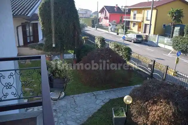 Villa in vendita a Pontirolo Nuovo