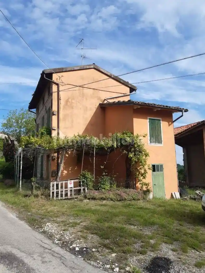 Rustico - Casale in vendita a Calestano