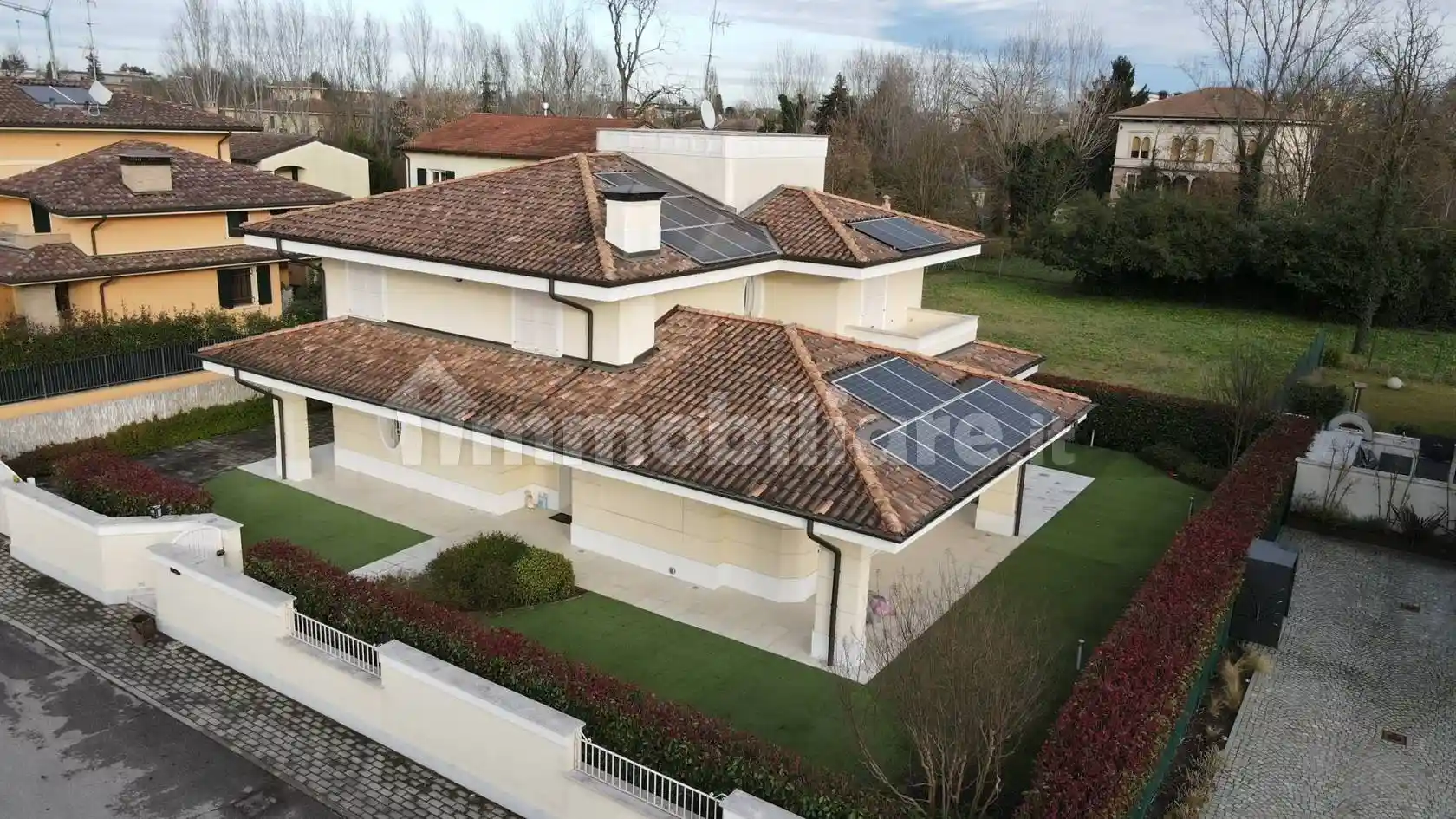 Villa in vendita a Mirandola