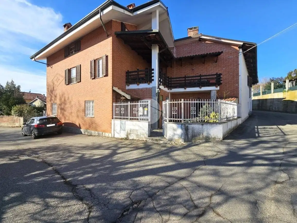 Casa indipendente in vendita a Barone Canavese