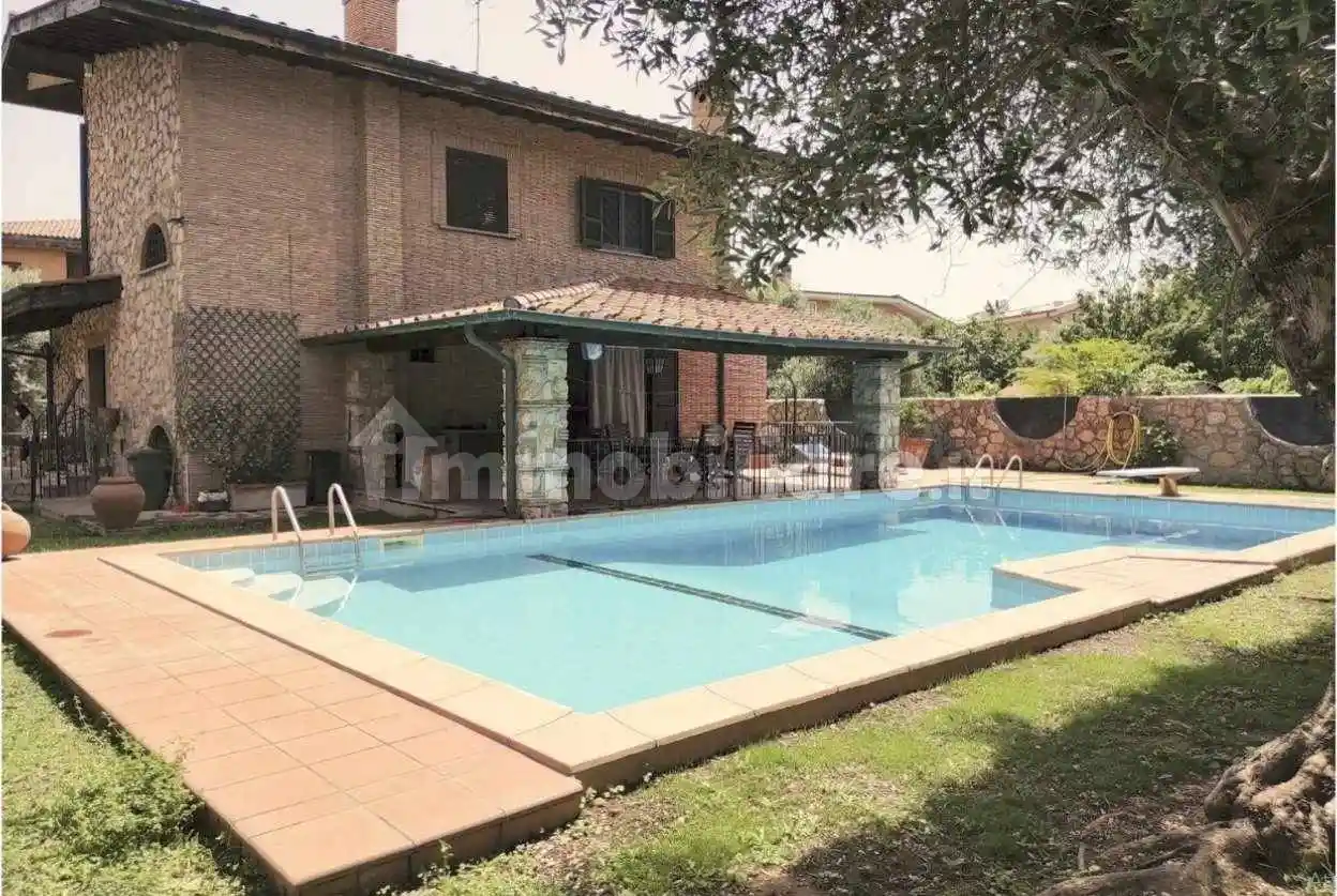 Villa in vendita a Ciampino