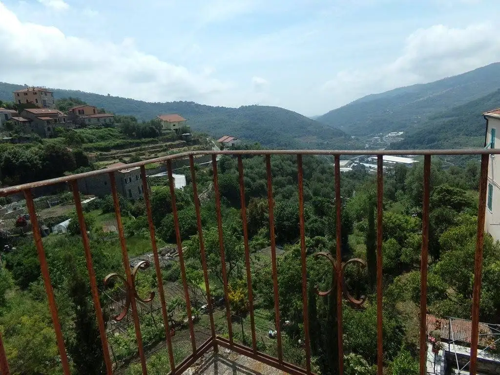 Appartamento da ristrutturare, piano terra, Gazzelli, Chiusanico - foto 2