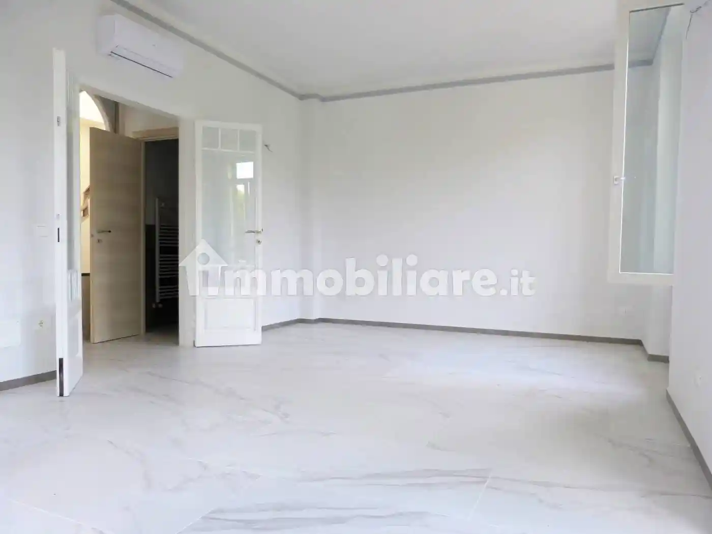 Appartamento in vendita a Viareggio