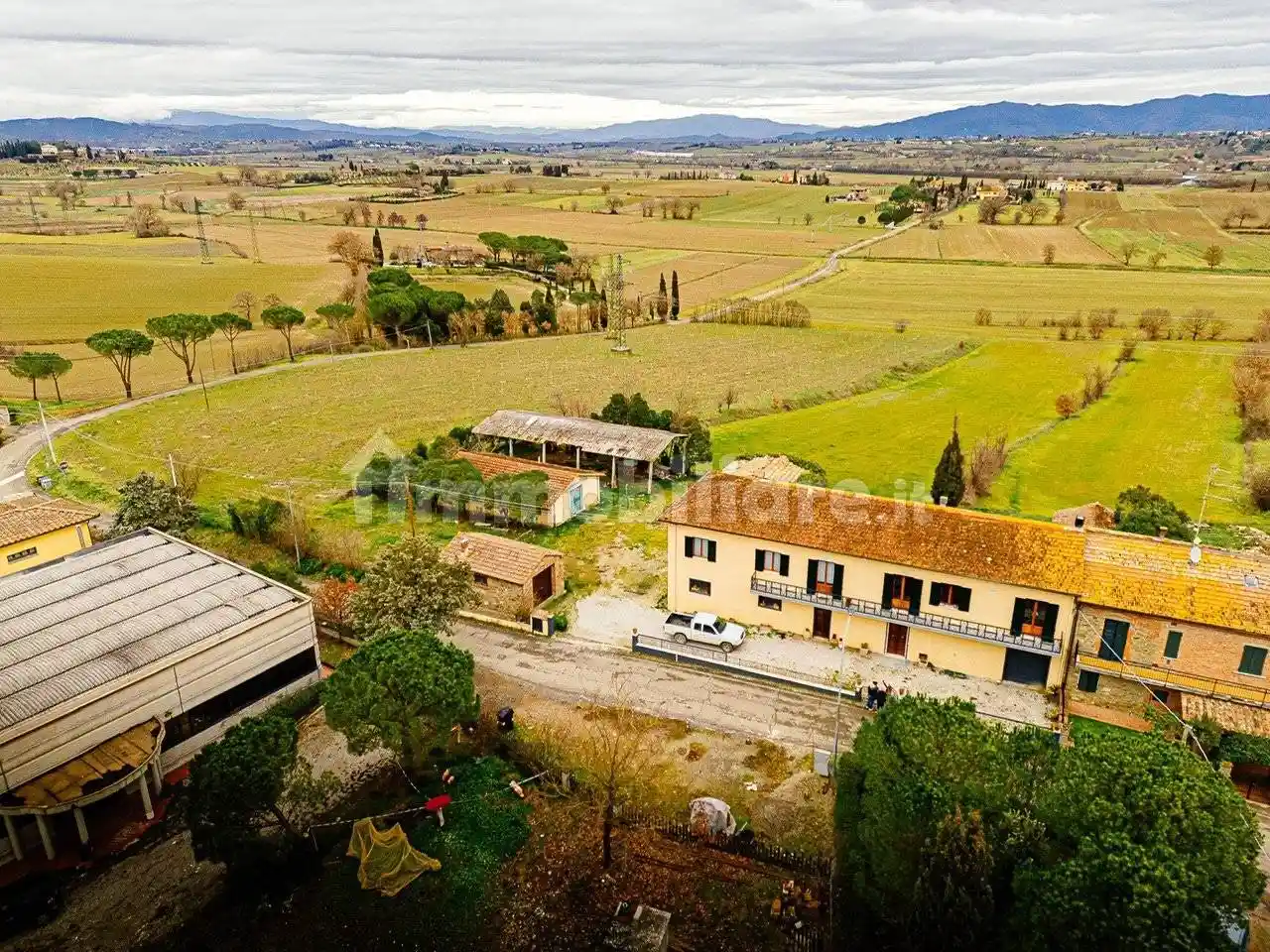 Rustico - Casale in vendita a Lucignano