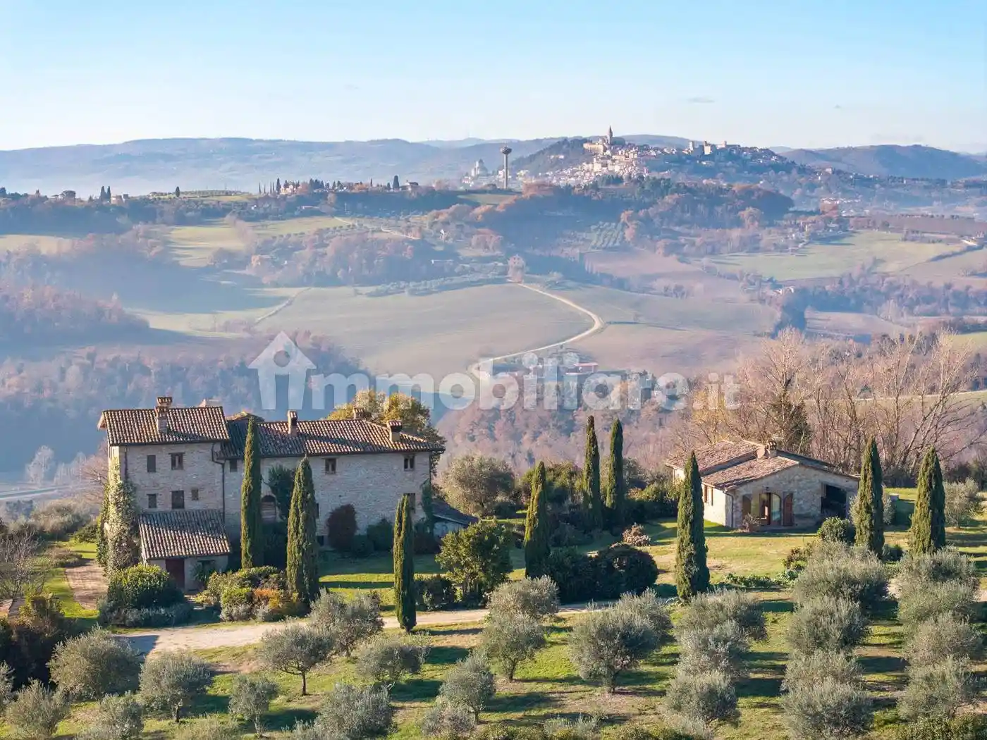 Rustico - Casale in vendita a Todi