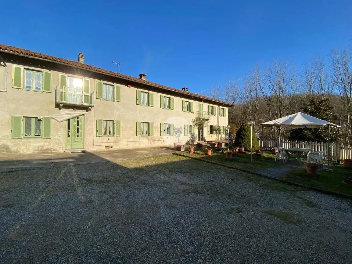 Casa indipendente in vendita a Azzano d'Asti