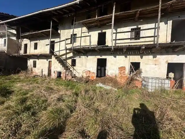 Rustico - Casale in vendita a Oleggio