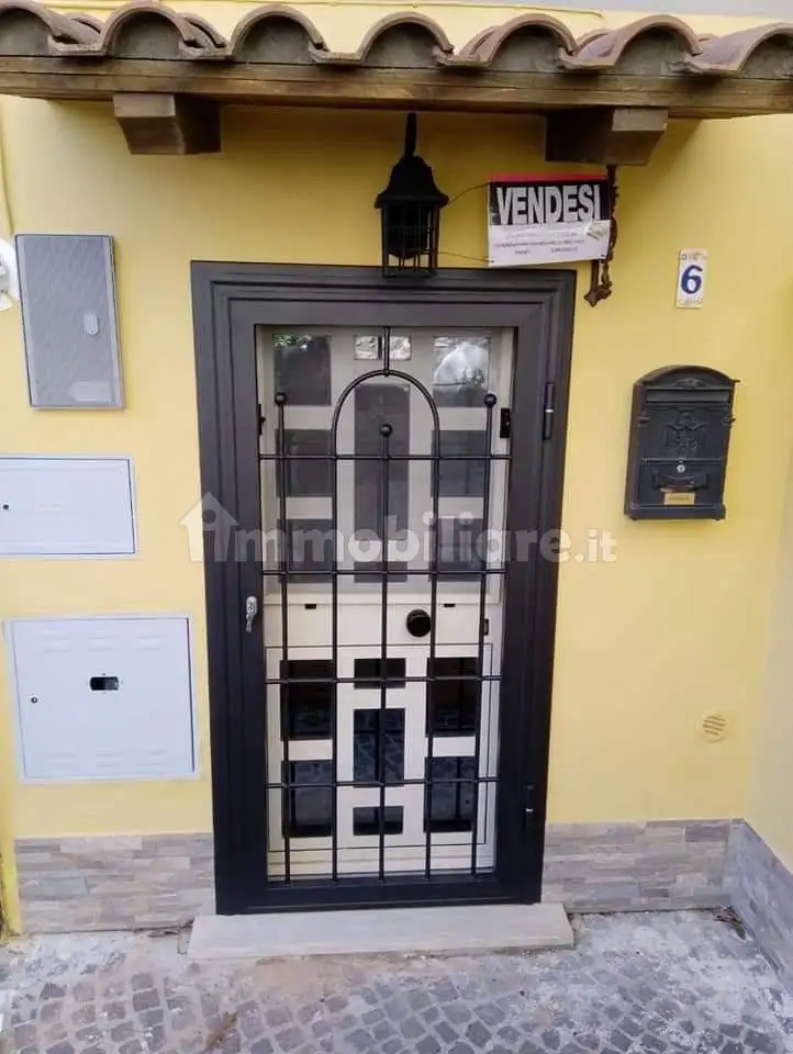 Palazzo - Edificio in vendita a Longone Sabino