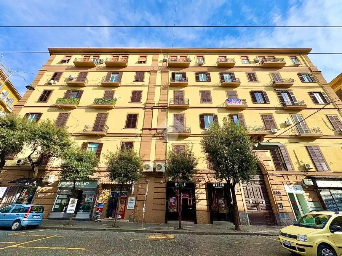 Appartamento in vendita a Napoli