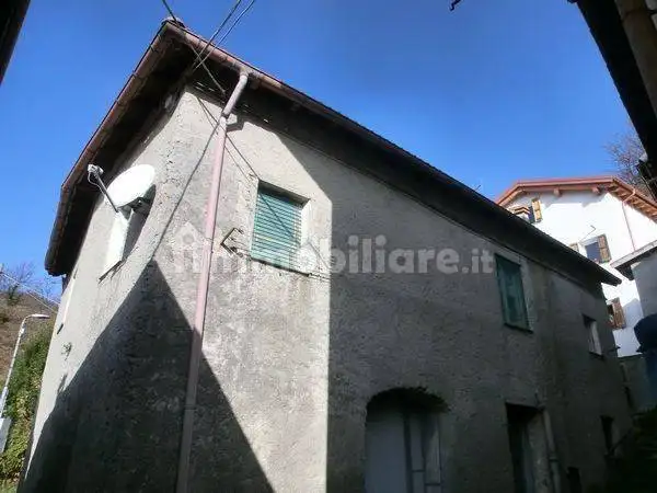 Casa indipendente in vendita a Valbrevenna