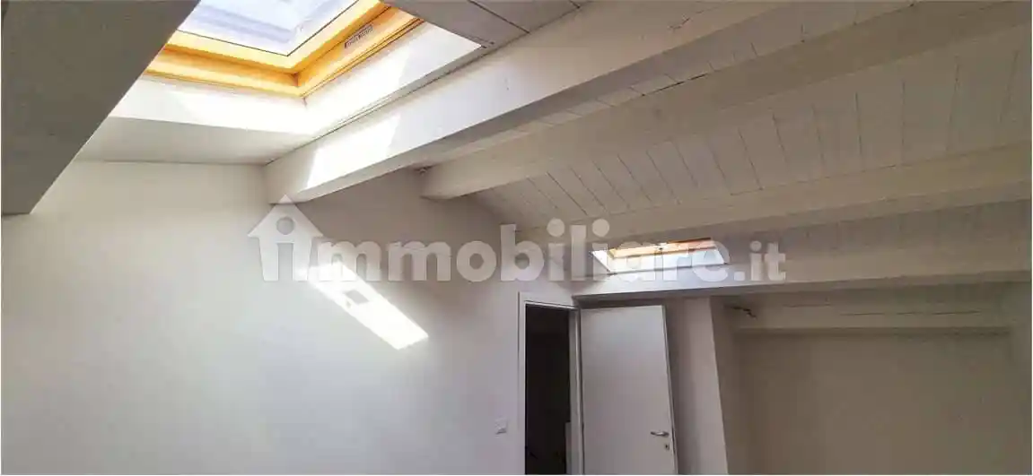 Rustico - Casale in vendita a Prato