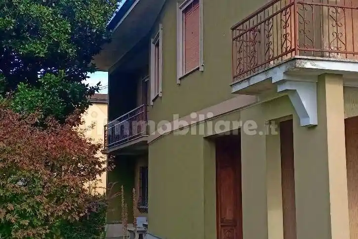 Villa in vendita a Dovera