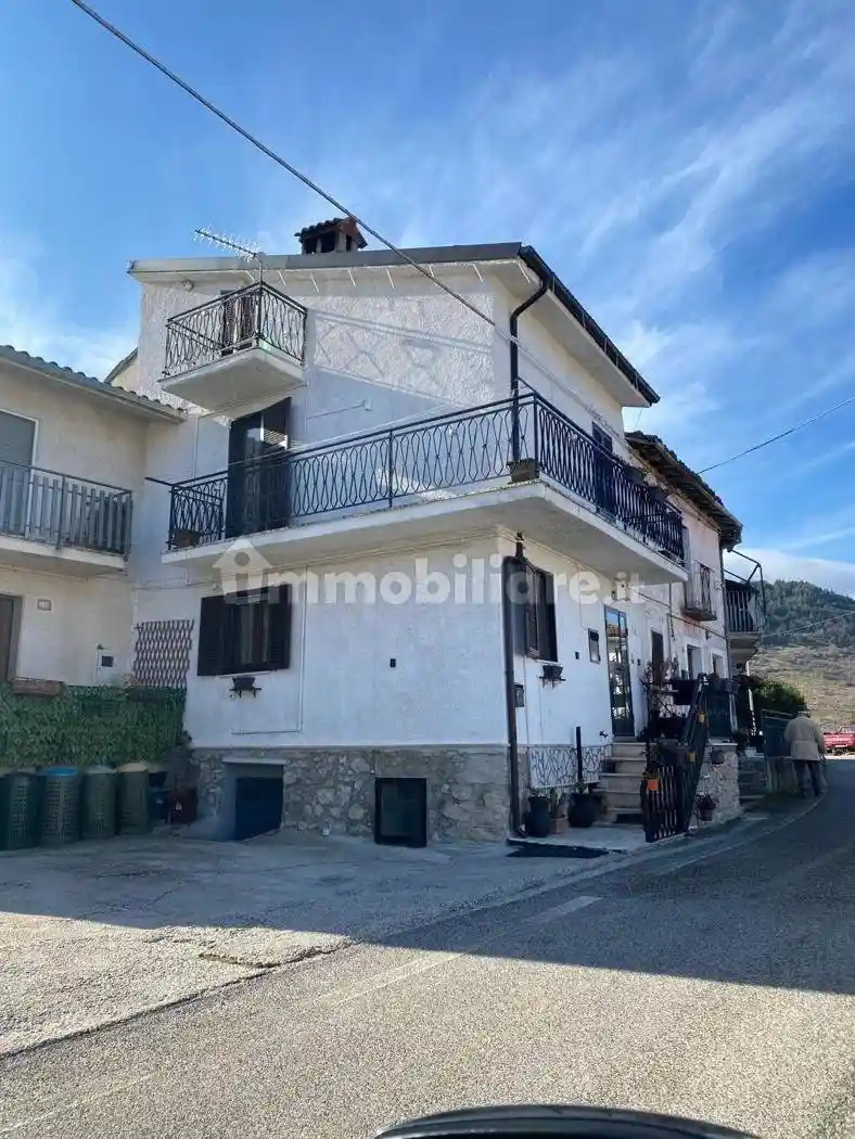 Terratetto unifamiliare via Oriente , 114, Santa Maria D'Oriente, Tagliacozzo - foto 2