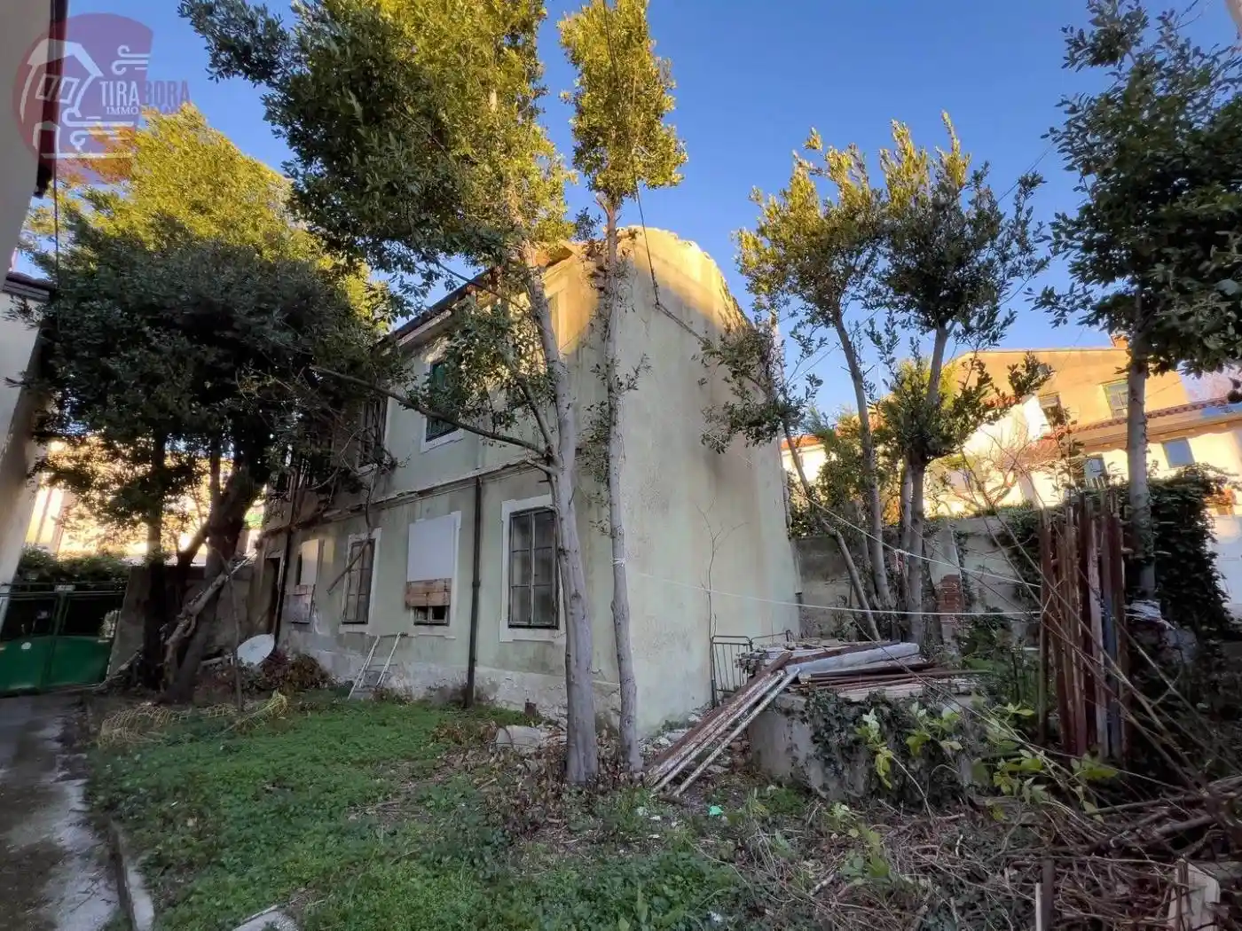 Rustico - Casale in vendita a Trieste