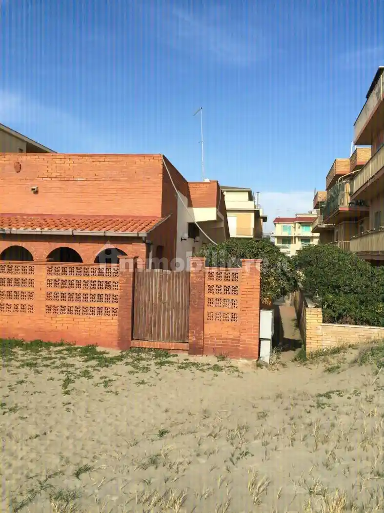 Villa in affitto a Pomezia