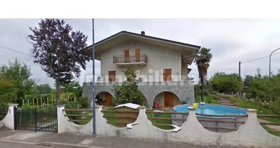 Villa in vendita a Agazzano