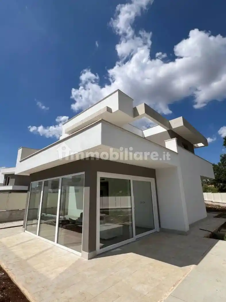 Villa in vendita a Cisterna di Latina