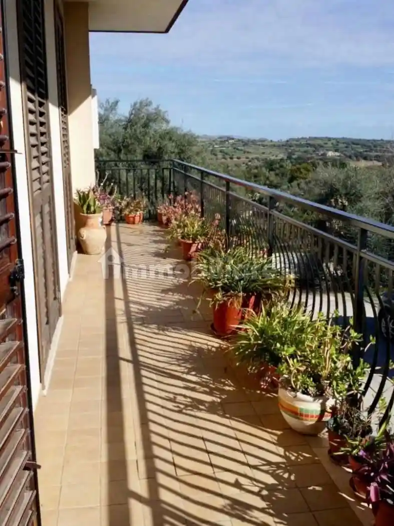 Palazzo - Edificio in vendita a Canicattini Bagni