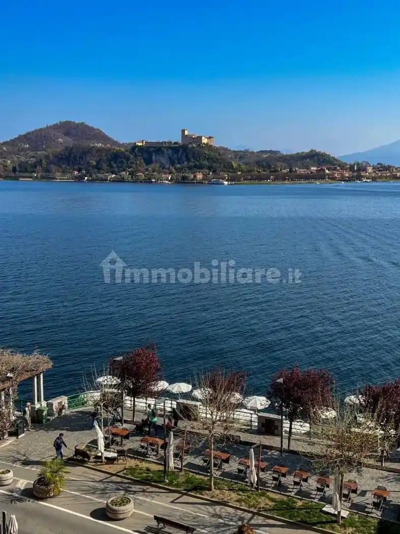 Casa indipendente in vendita a Arona