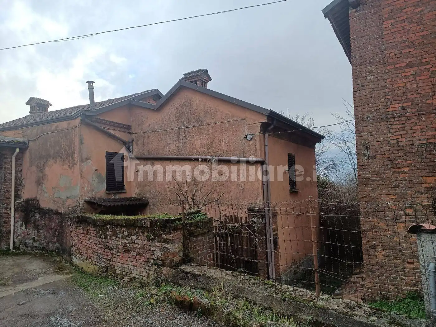 Rustico - Casale in vendita a Montecastello