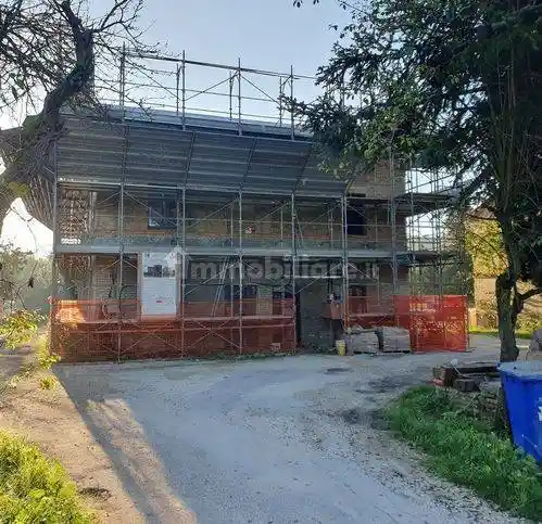 Palazzo - Edificio in vendita a Tolentino