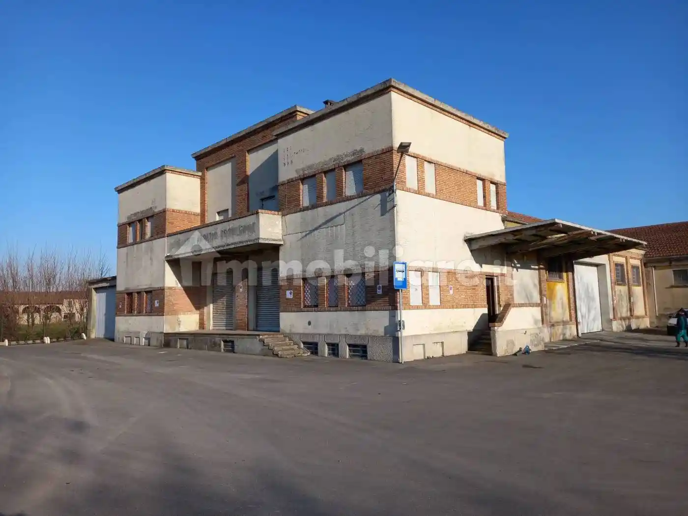 Palazzo - Edificio in vendita a Besenzone