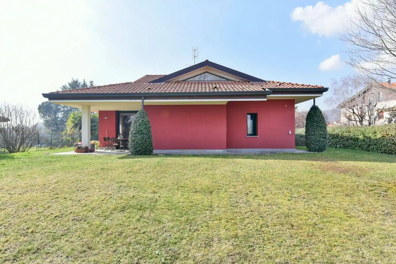 Villa in vendita a Albese con Cassano