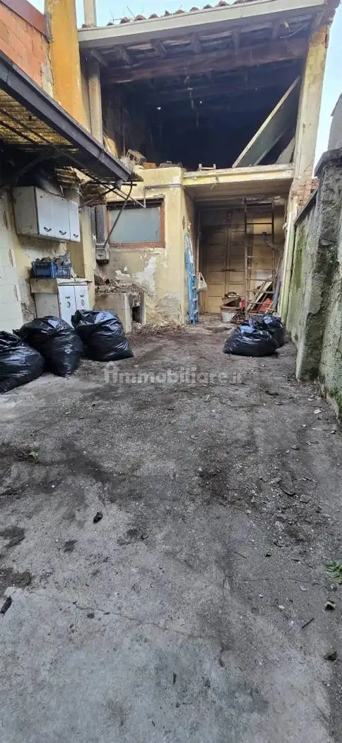 Terratetto unifamiliare 131 m², da ristrutturare, Centro, Commessaggio - foto 4
