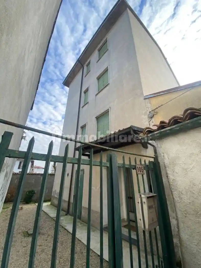 Palazzo - Edificio in vendita a Lardirago