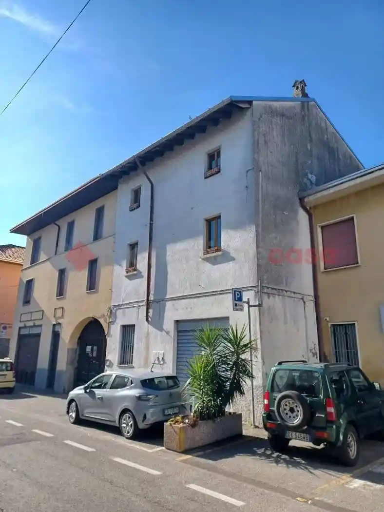 Casa indipendente in vendita a Magnago