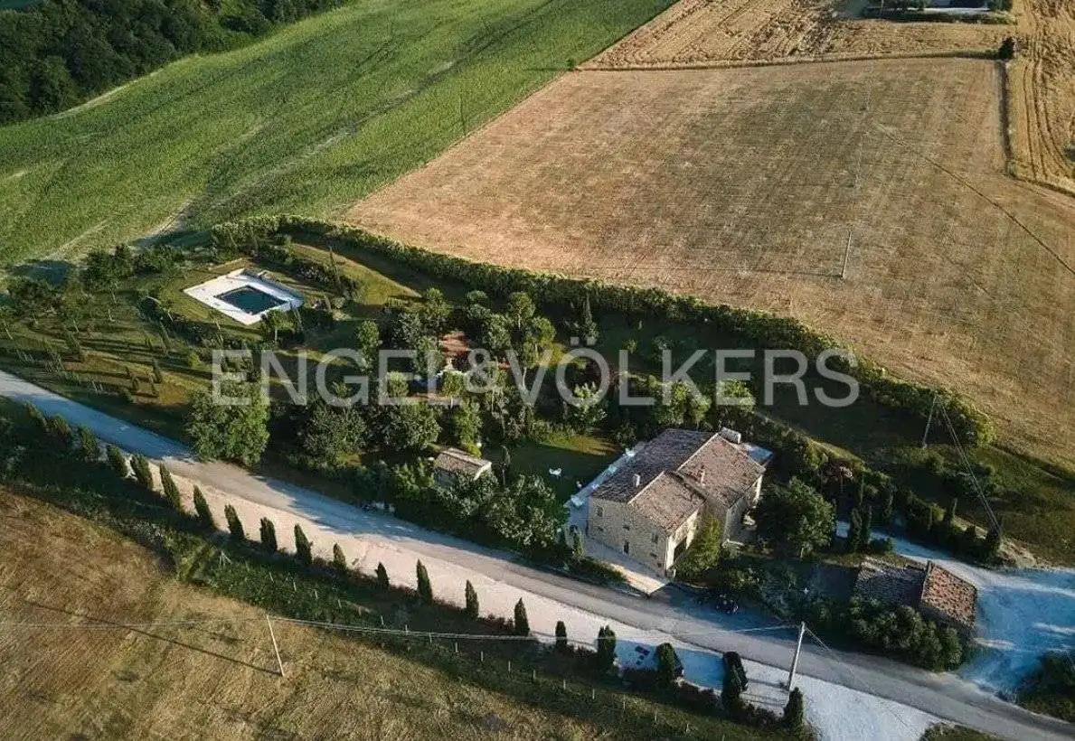 Rustico - Casale in vendita a Mergo