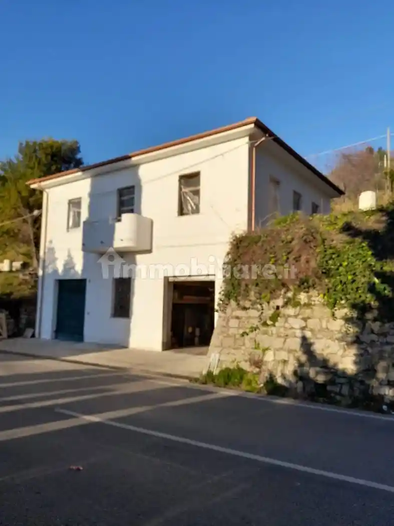 Appartamento in vendita a Castiglione Chiavarese