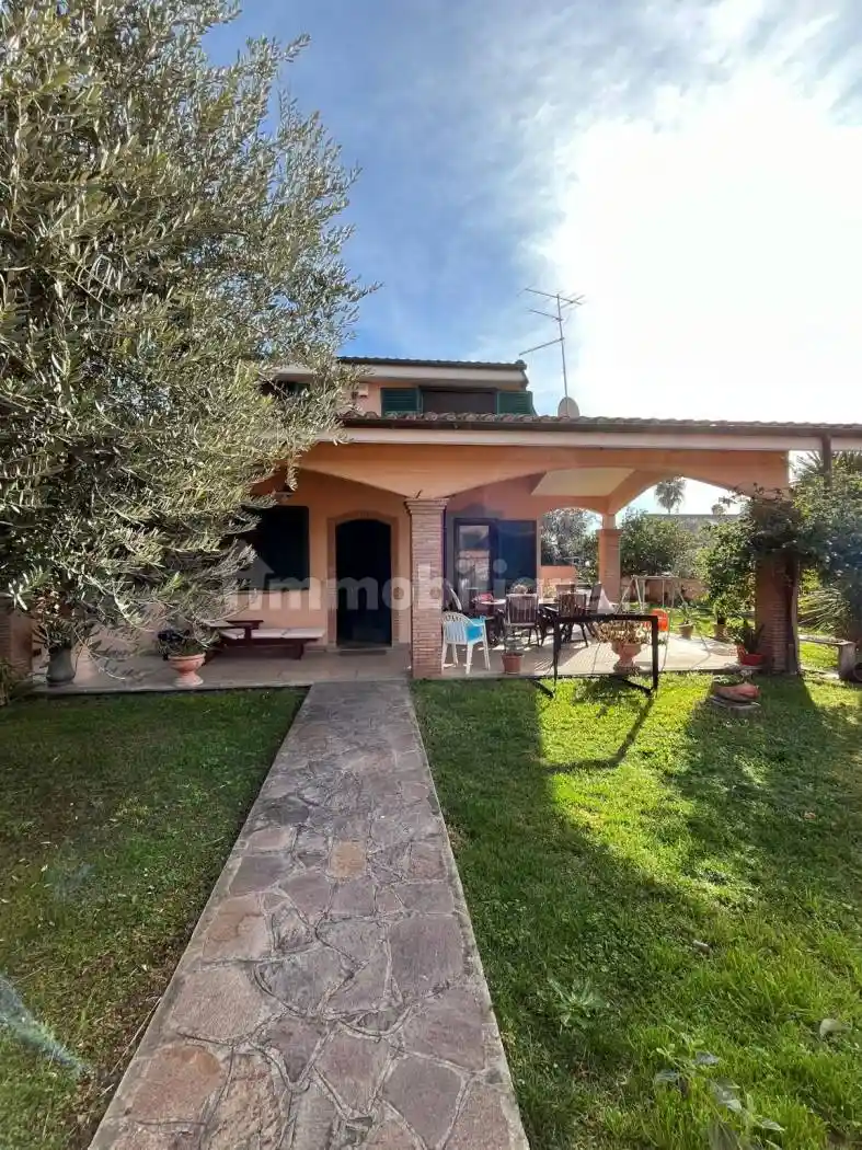 Villa unifamiliare via Afrodite, Colli di Enea - Sedici Pini, Pomezia - foto 2