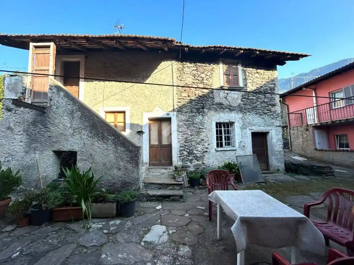 Rustico - Casale in vendita a Colico