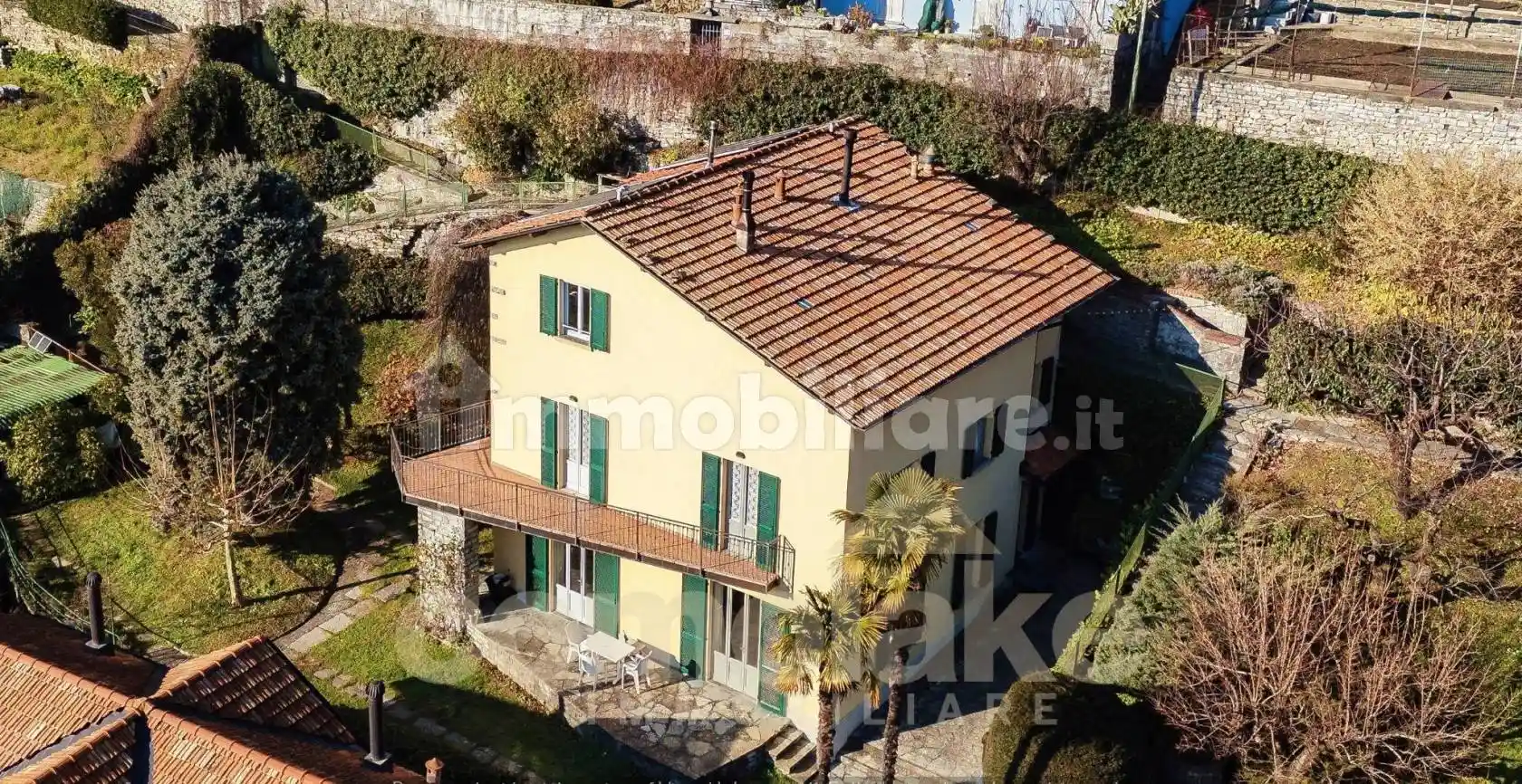 Villa in vendita a Carate Urio