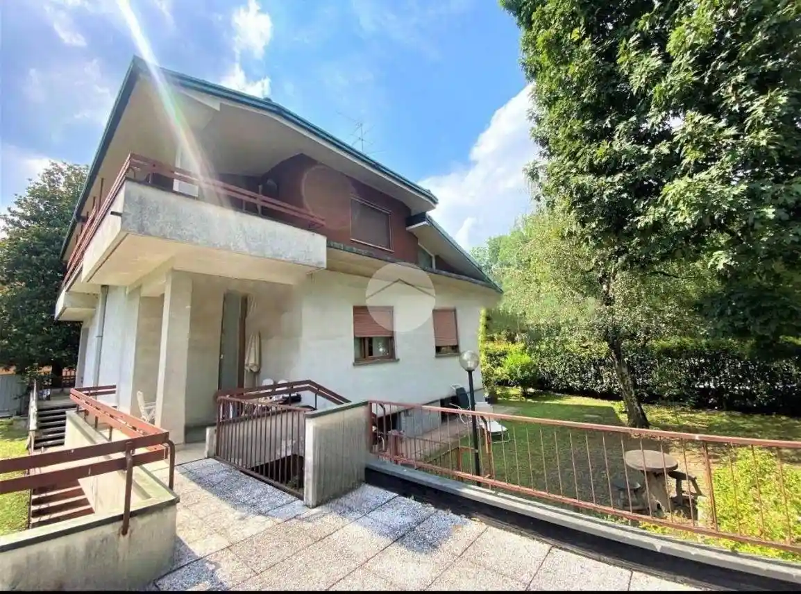 Villa in vendita a Paderno Dugnano