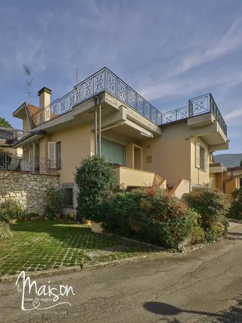 Villa in vendita a Prato