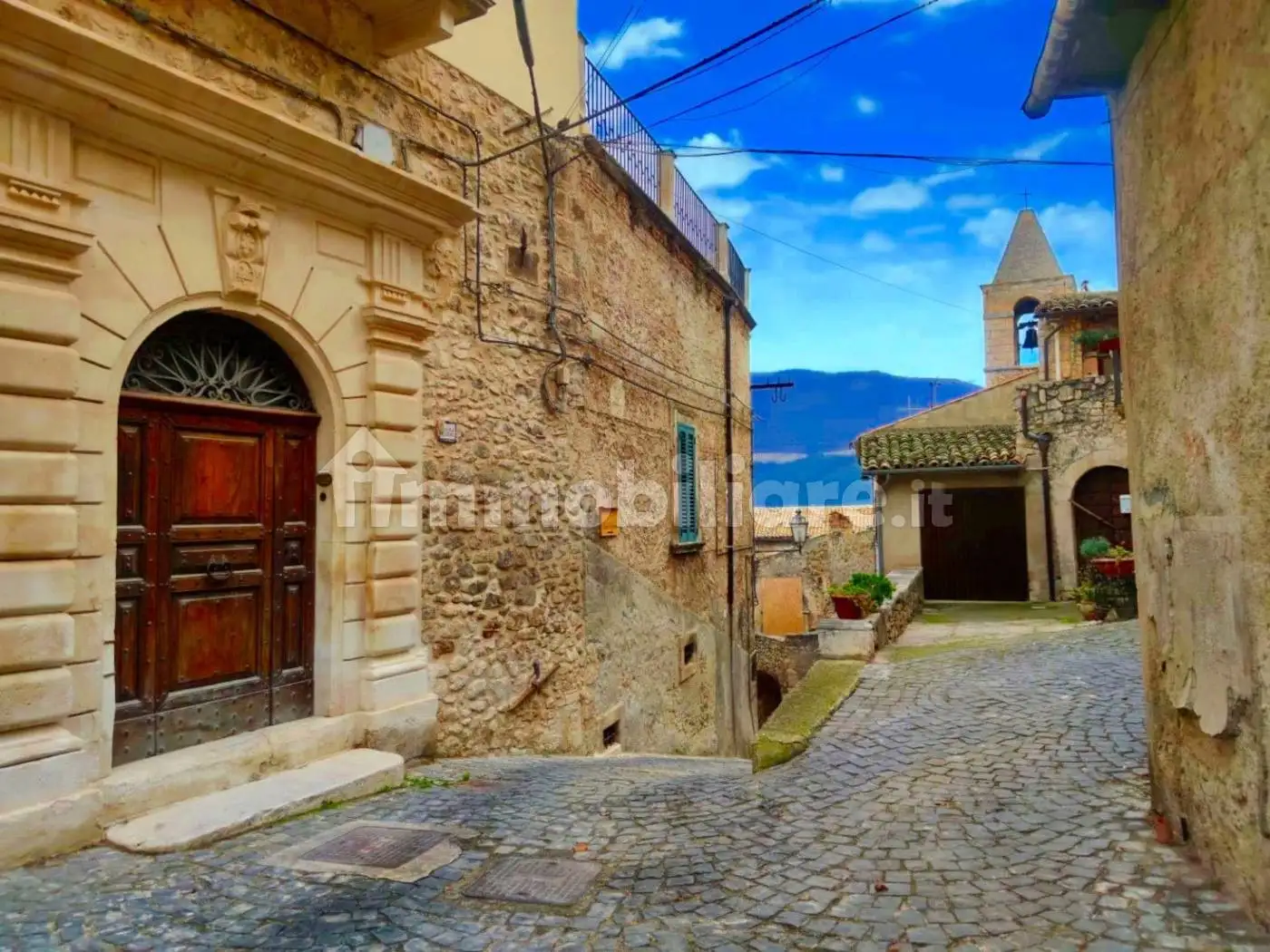 Appartamento in vendita a Capestrano