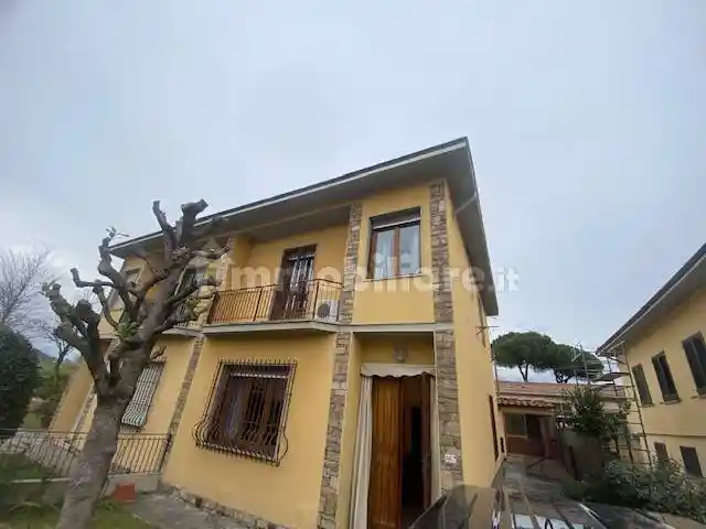 Casa indipendente in vendita a Lastra a Signa